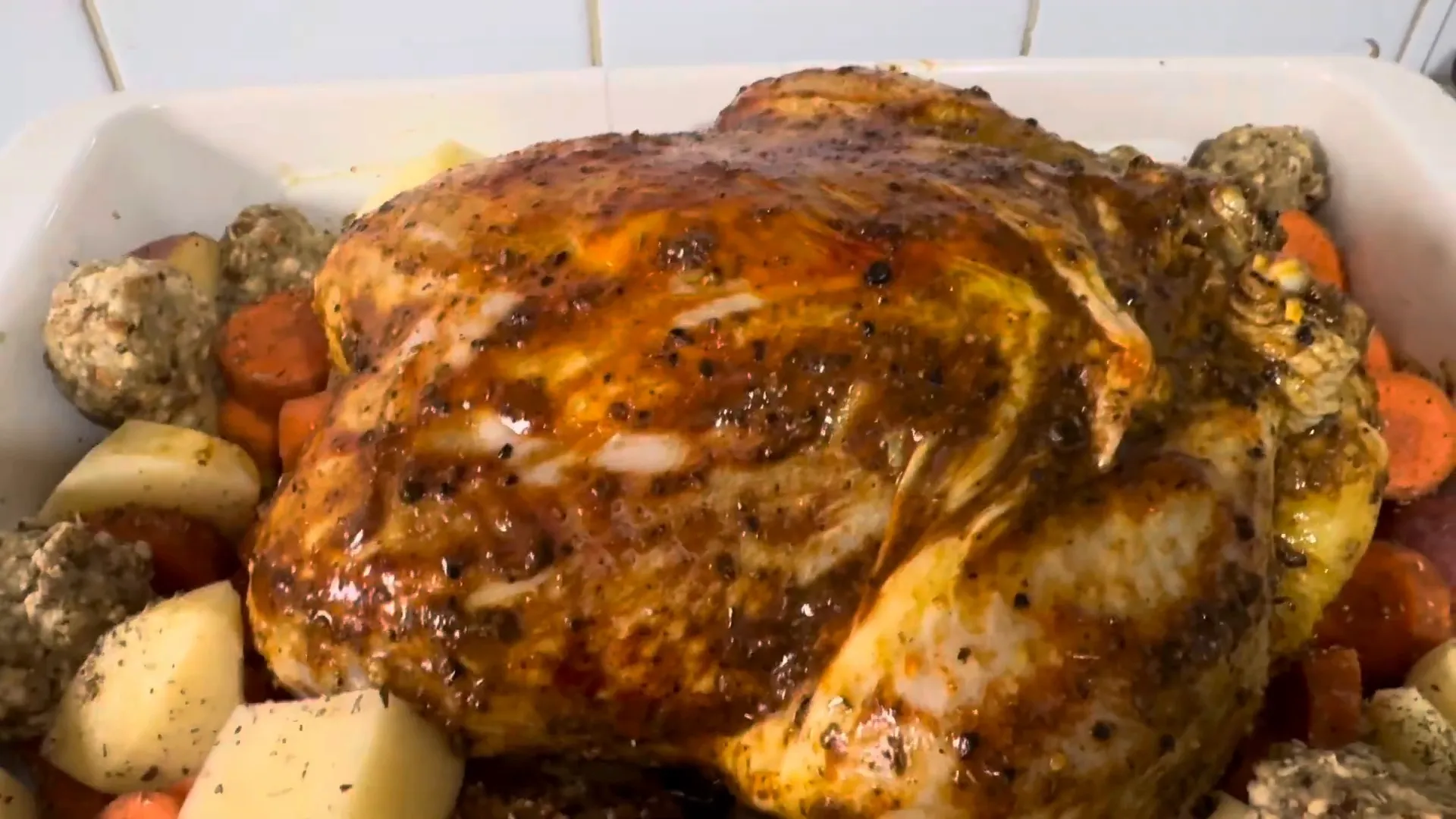 Pre-seasoned roast chicken decorated with vegetables