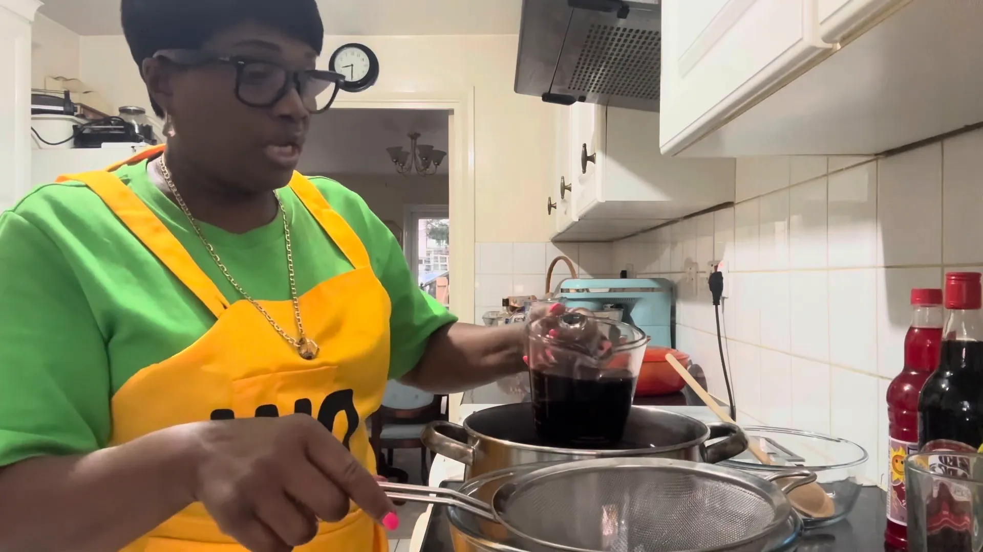 Straining the steeped sorrel